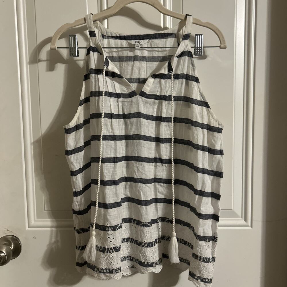 Crown & Ivy Womens Blue/White Striped Embroidered Sleeveless V-neck Size S